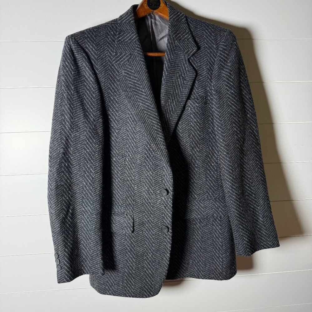 Gentry Man in Wool Herringbone Blazer Sport Coat Jacket Gray & Black  Size 41R